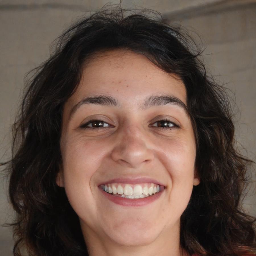 Versicherungsberaterin Sarah Neumann